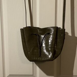 🐊Free People Aster Green Crocodile Crossbody Purse🐊